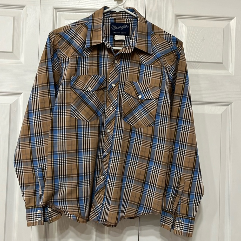 Wrangler boys long sleeve button shirt size large